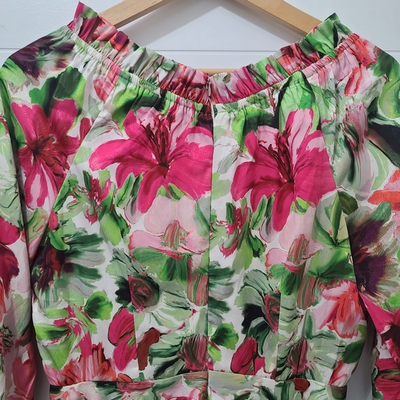 Floral Off the Shoulder, Cinched Waist Dress Sz Med, Made in Columbia - Picture 8 of 9
